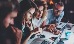 Cargos Directivos: CEO, CIO, CFO, COO y más